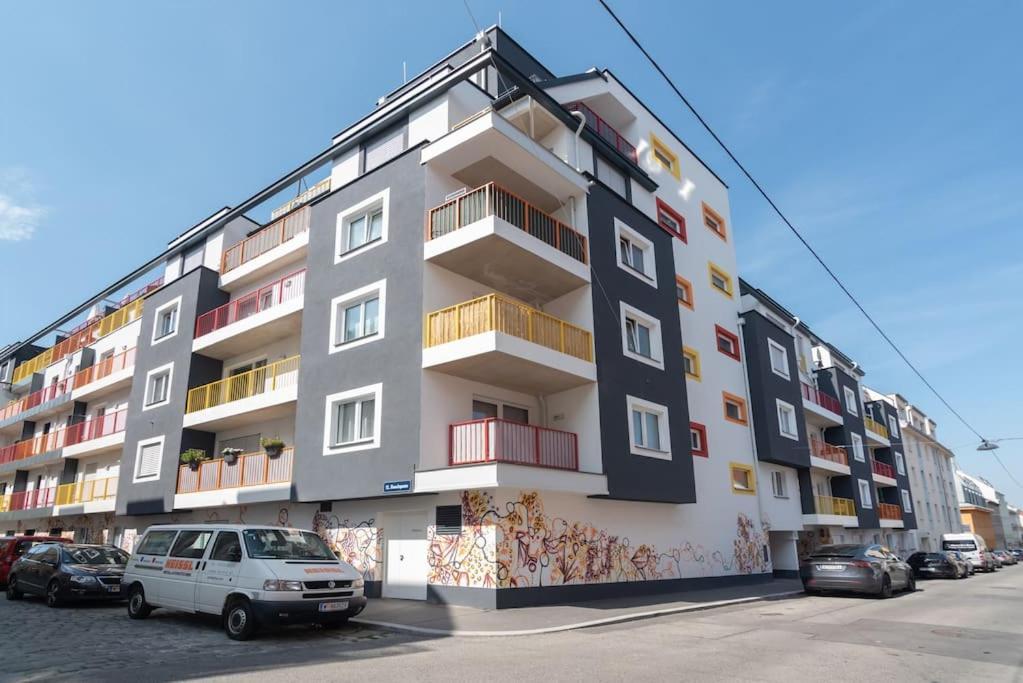 ウィーンNeu Und Hell In Zentraler Ruhelage Mit Parkplatzアパートメント エクステリア 写真